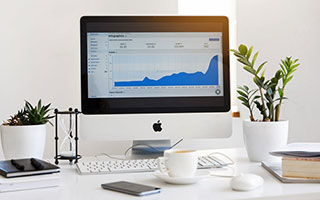 开云下载-2021年季后赛：“水花兄弟”库里与汤普森联手，多次在关键时刻平推对手